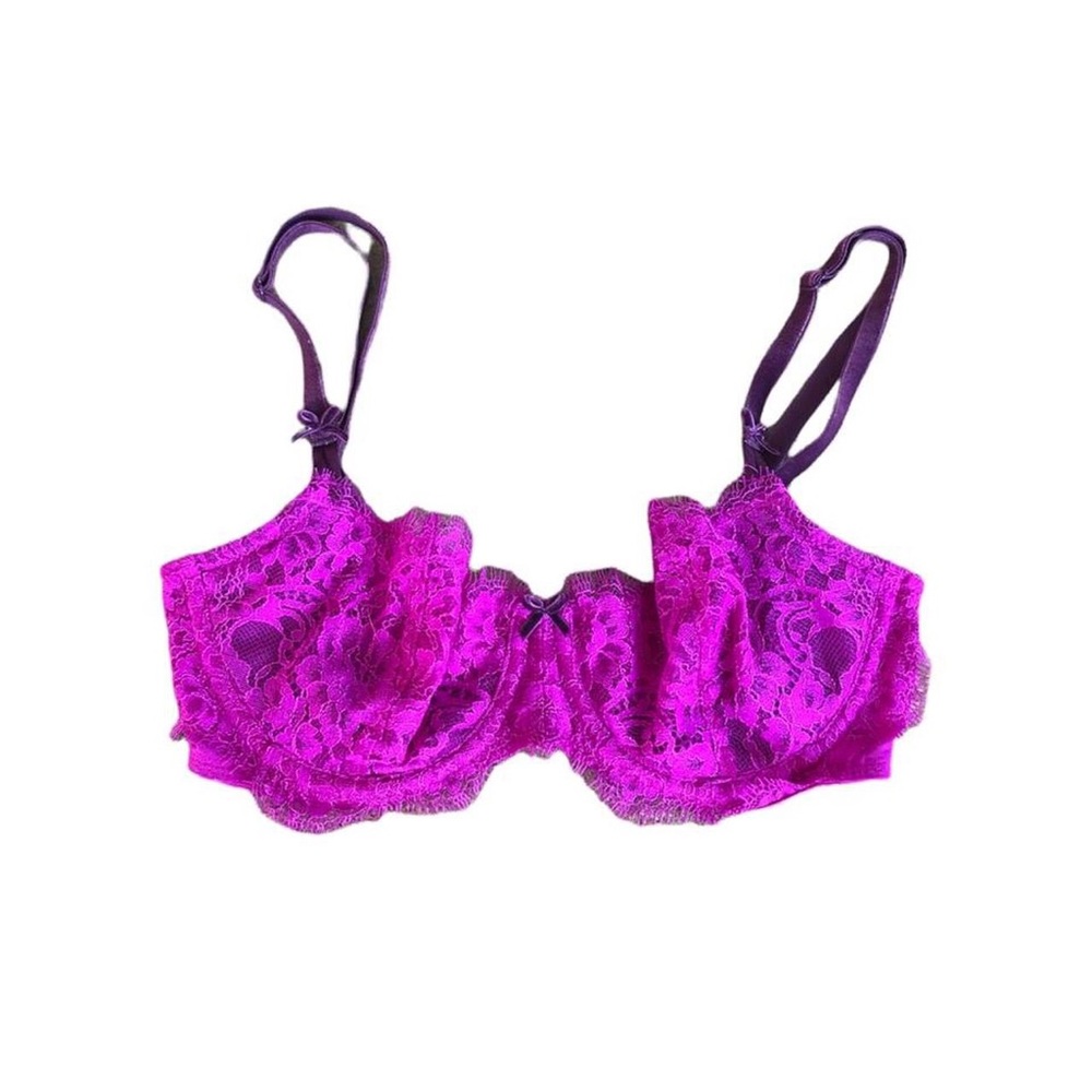 Victoria’s Secret Angel lace underwire bra